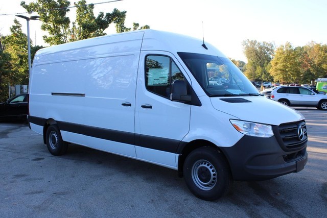 Mercedes-Benz Sprinter Cargo Van Vehicle Full-screen Gallery Image 5