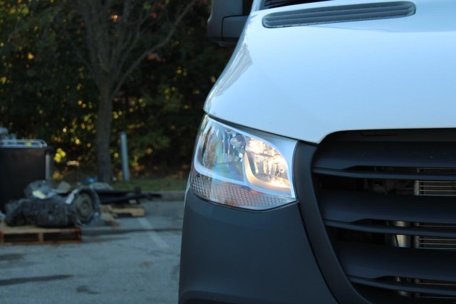 Mercedes-Benz Sprinter Cargo Van Vehicle Full-screen Gallery Image 7