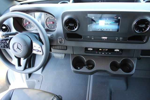 Mercedes-Benz Sprinter Cargo Van Vehicle Full-screen Gallery Image 18
