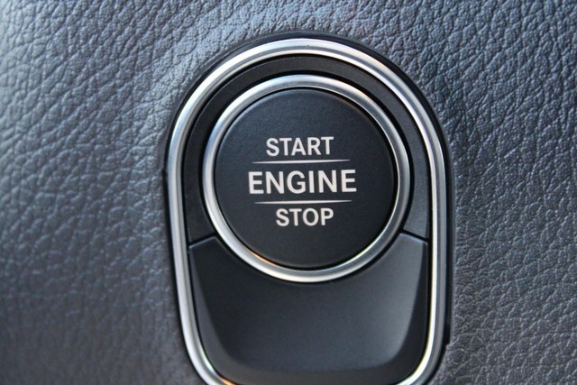 Mercedes-Benz Sprinter Cargo Van Vehicle Full-screen Gallery Image 27