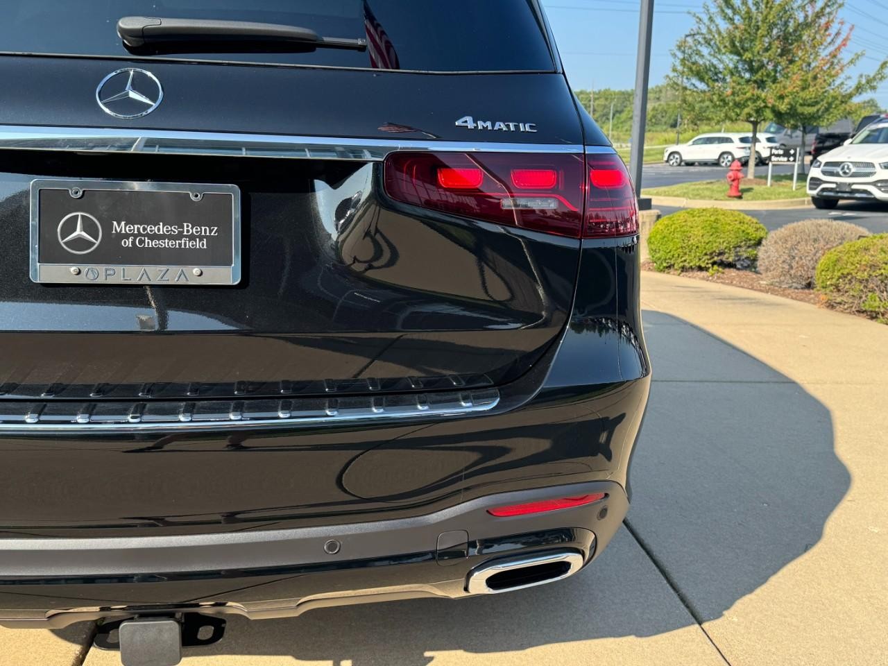 Mercedes-Benz GLS Vehicle Full-screen Gallery Image 11