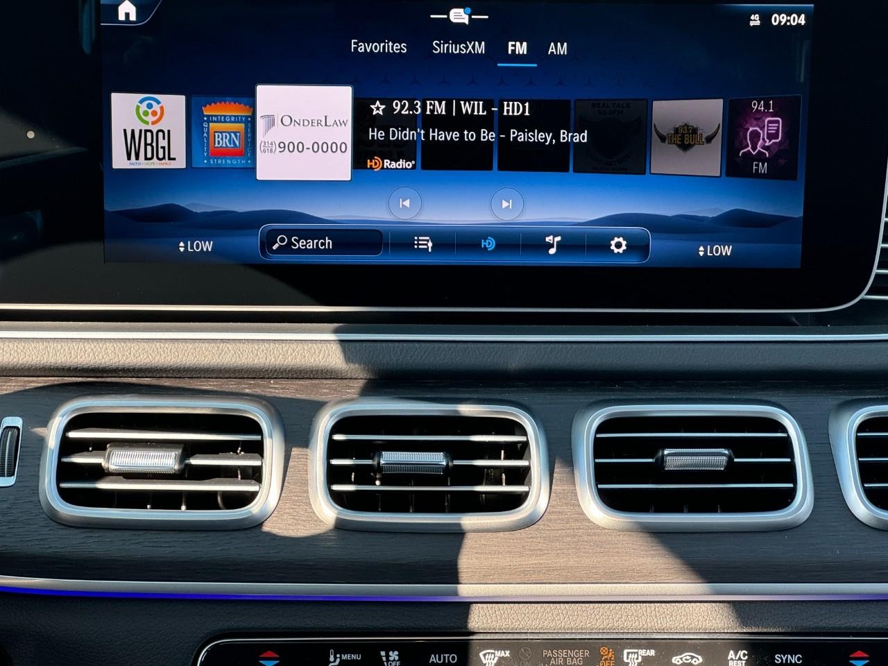 Mercedes-Benz GLS Vehicle Full-screen Gallery Image 19