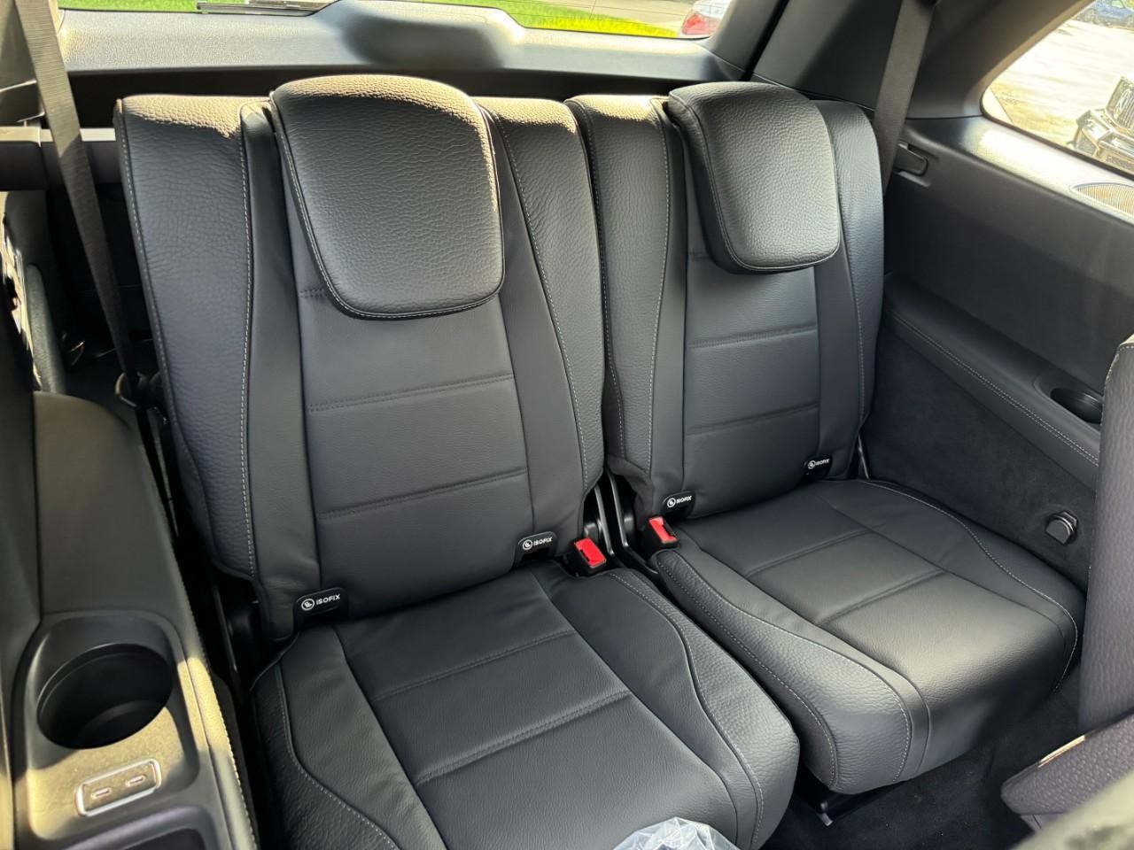 Mercedes-Benz GLS Vehicle Full-screen Gallery Image 13