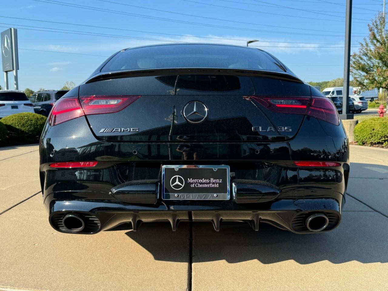 Mercedes-Benz CLA Vehicle Full-screen Gallery Image 14