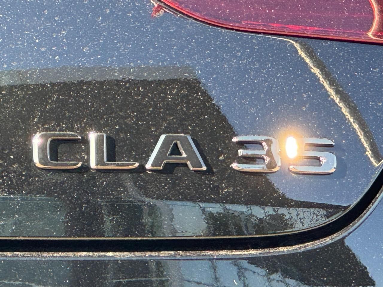 Mercedes-Benz CLA Vehicle Full-screen Gallery Image 30