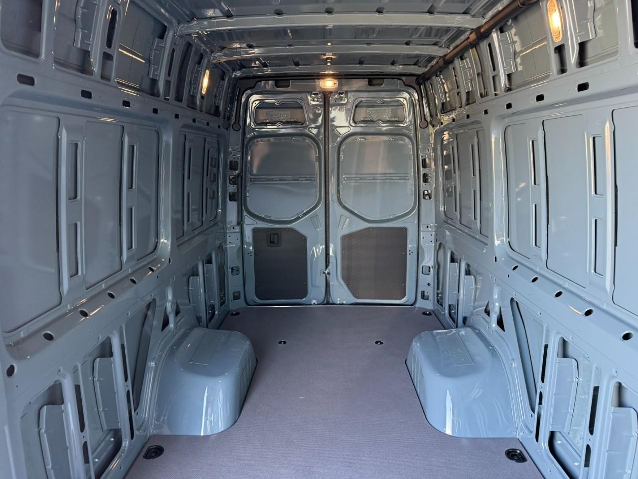Mercedes-Benz Sprinter Cargo Van Vehicle Full-screen Gallery Image 20