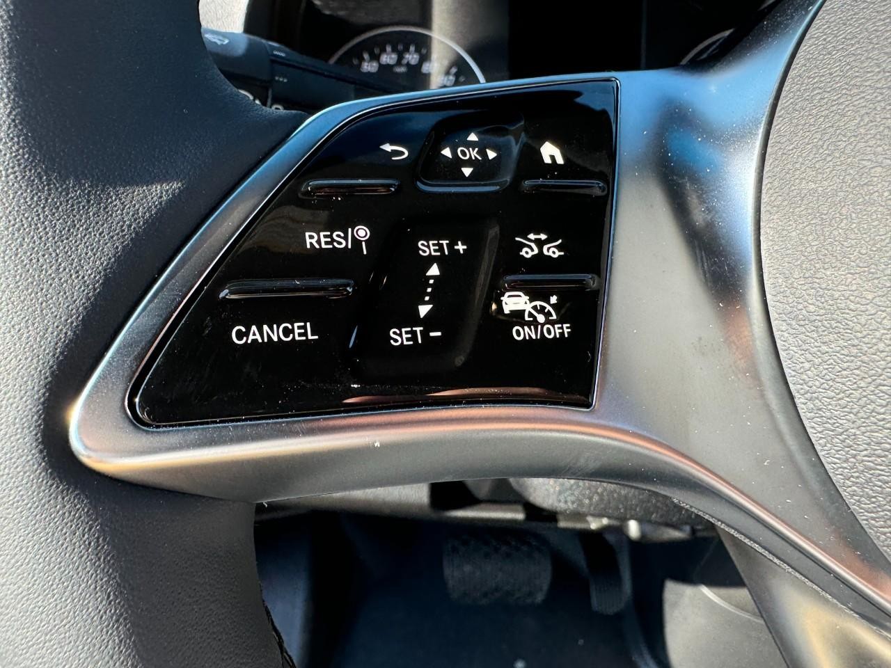 Mercedes-Benz Sprinter Cargo Van Vehicle Full-screen Gallery Image 26