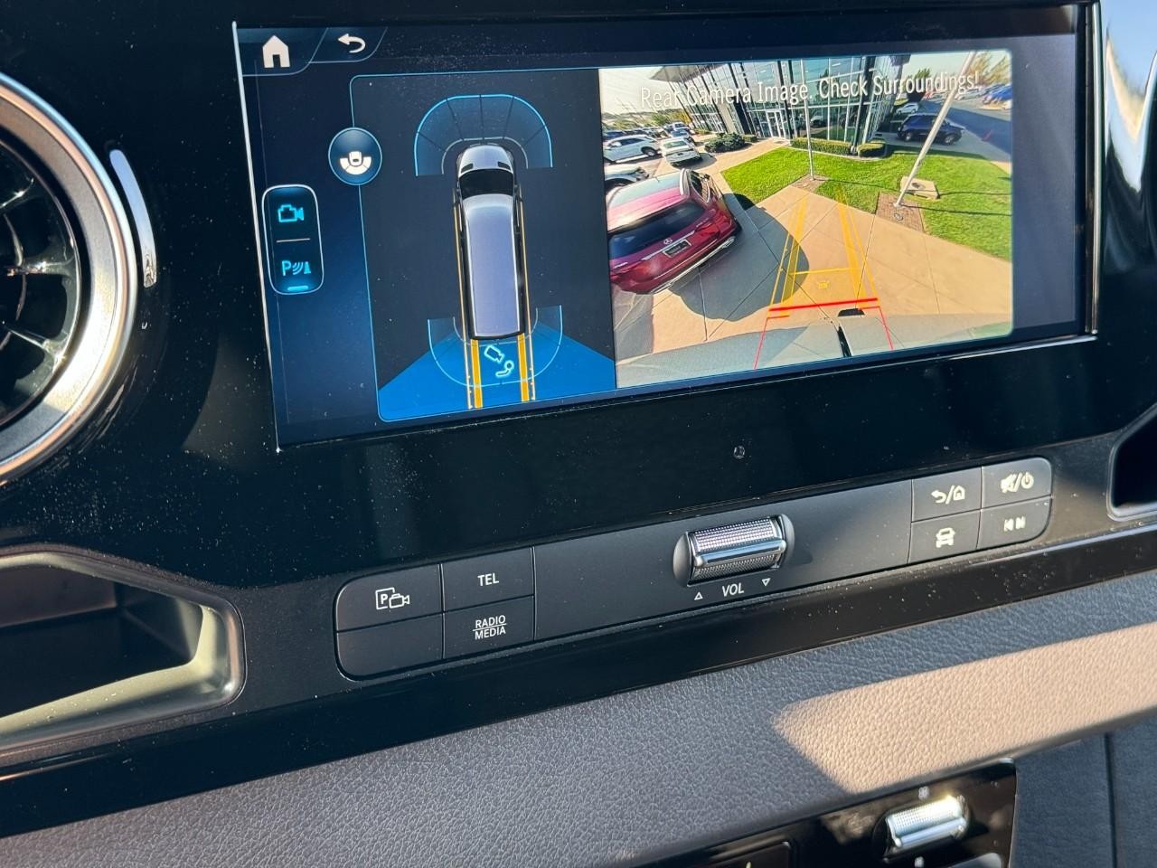 Mercedes-Benz Sprinter Cargo Van Vehicle Full-screen Gallery Image 30