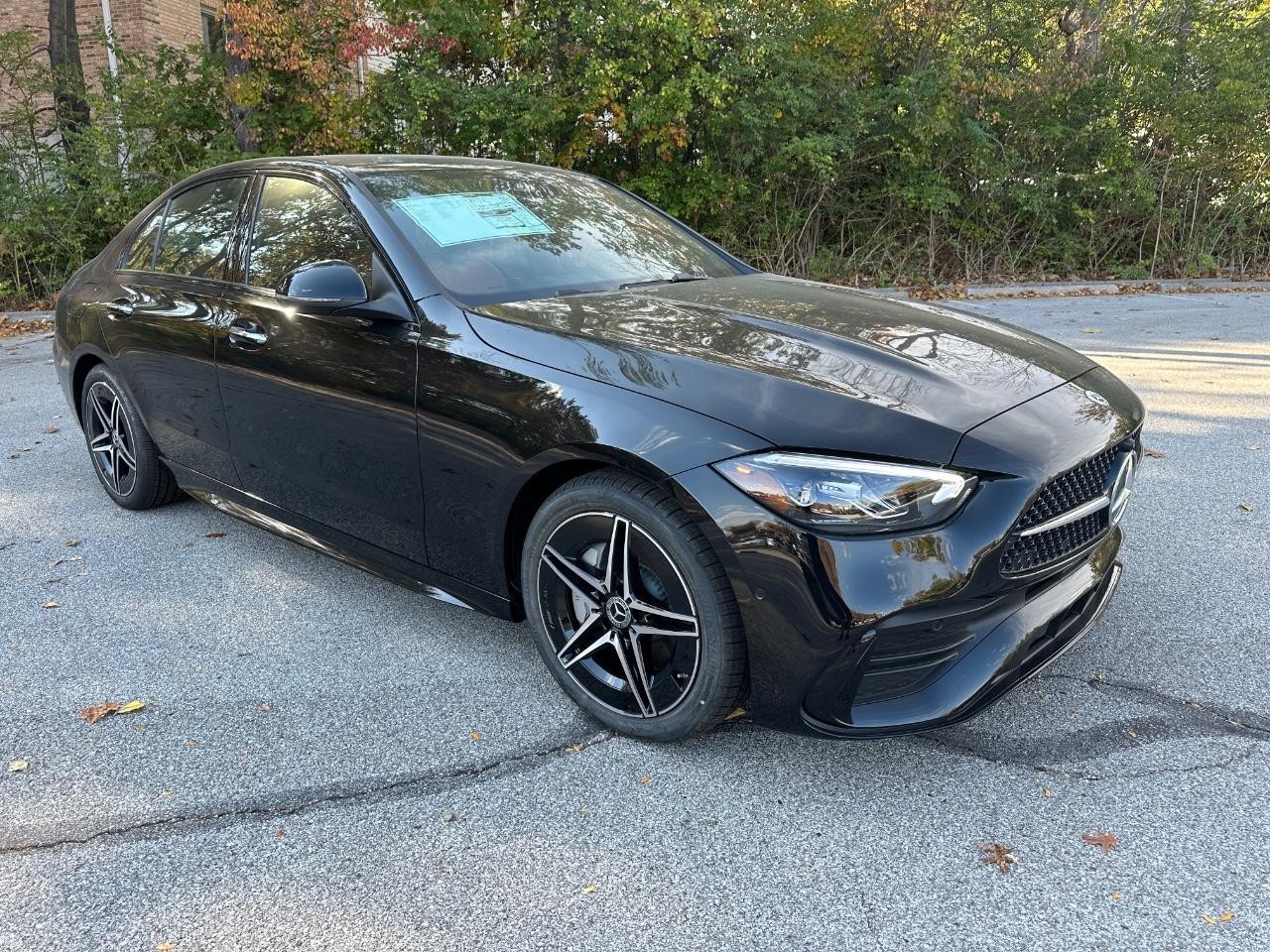 Mercedes-Benz C-Class Vehicle Full-screen Gallery Image 7