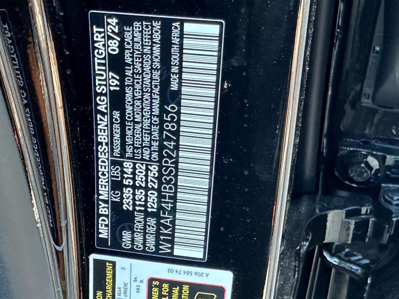 Mercedes-Benz C-Class Vehicle Full-screen Gallery Image 30