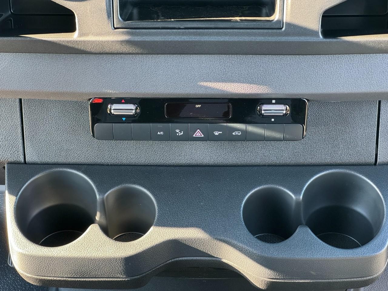 Mercedes-Benz Sprinter Cargo Van Vehicle Full-screen Gallery Image 20