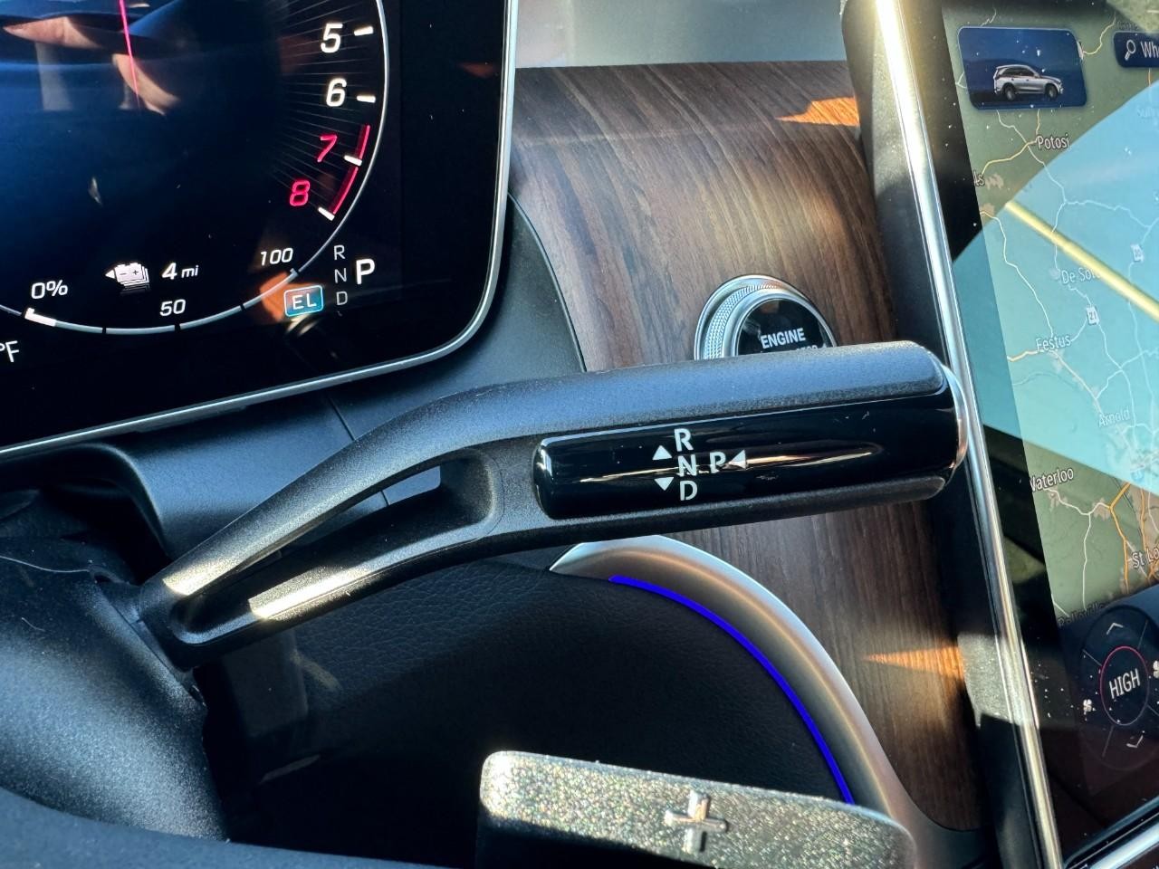 Mercedes-Benz GLC Vehicle Full-screen Gallery Image 31