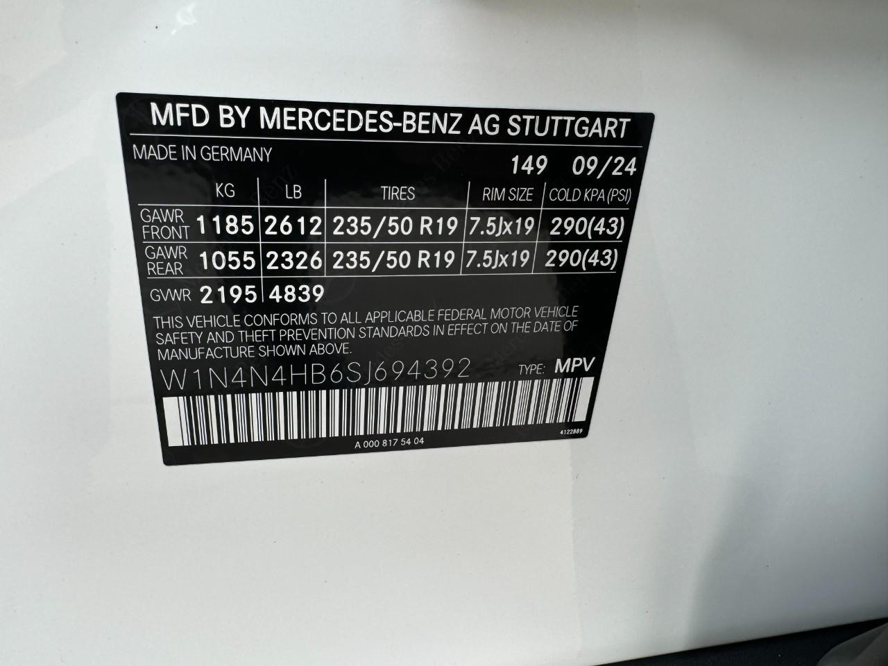 Mercedes-Benz GLA Vehicle Full-screen Gallery Image 31