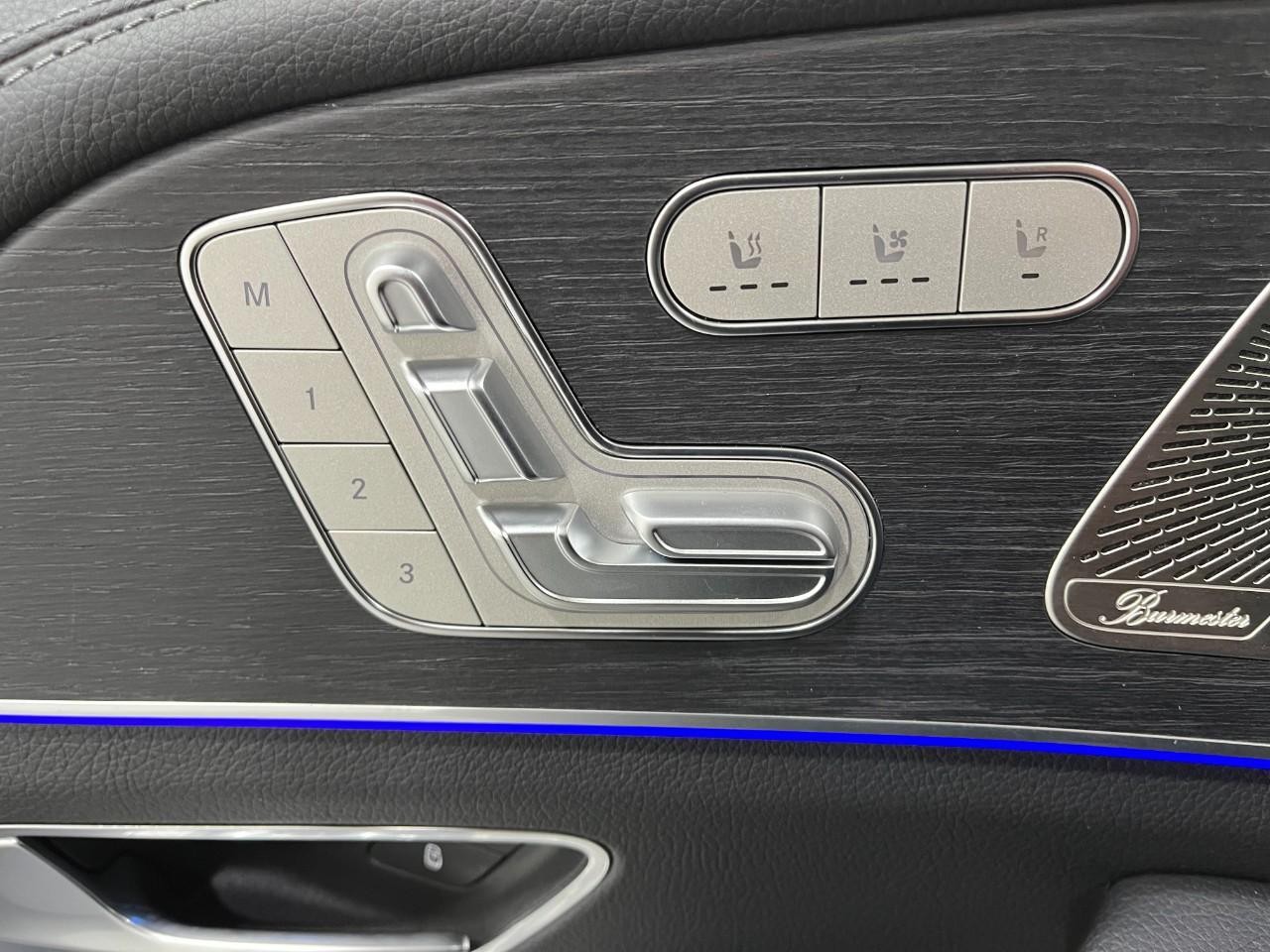 Mercedes-Benz GLE Vehicle Full-screen Gallery Image 29