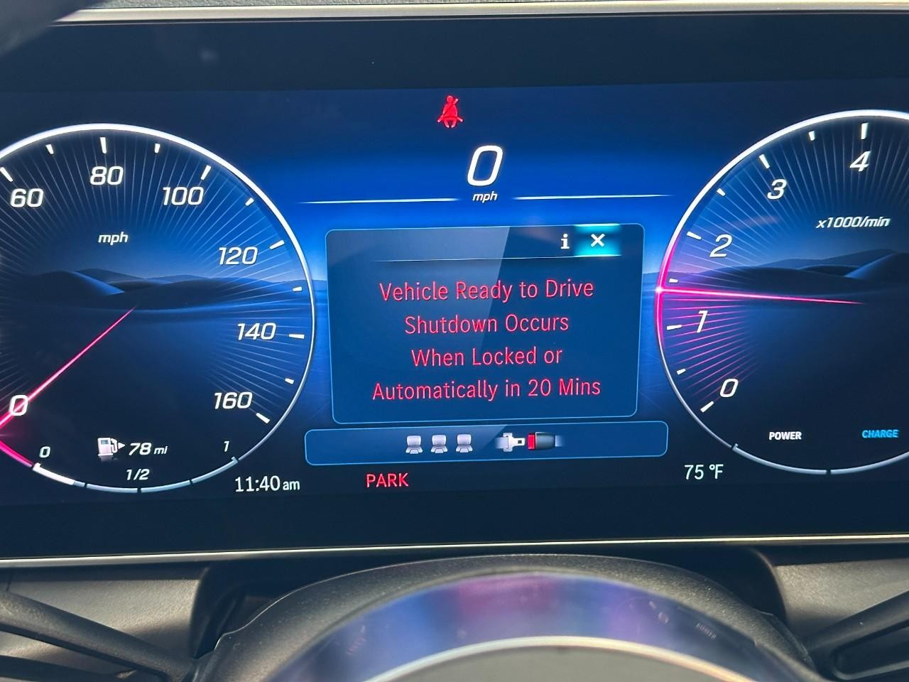 Mercedes-Benz GLC Vehicle Full-screen Gallery Image 20