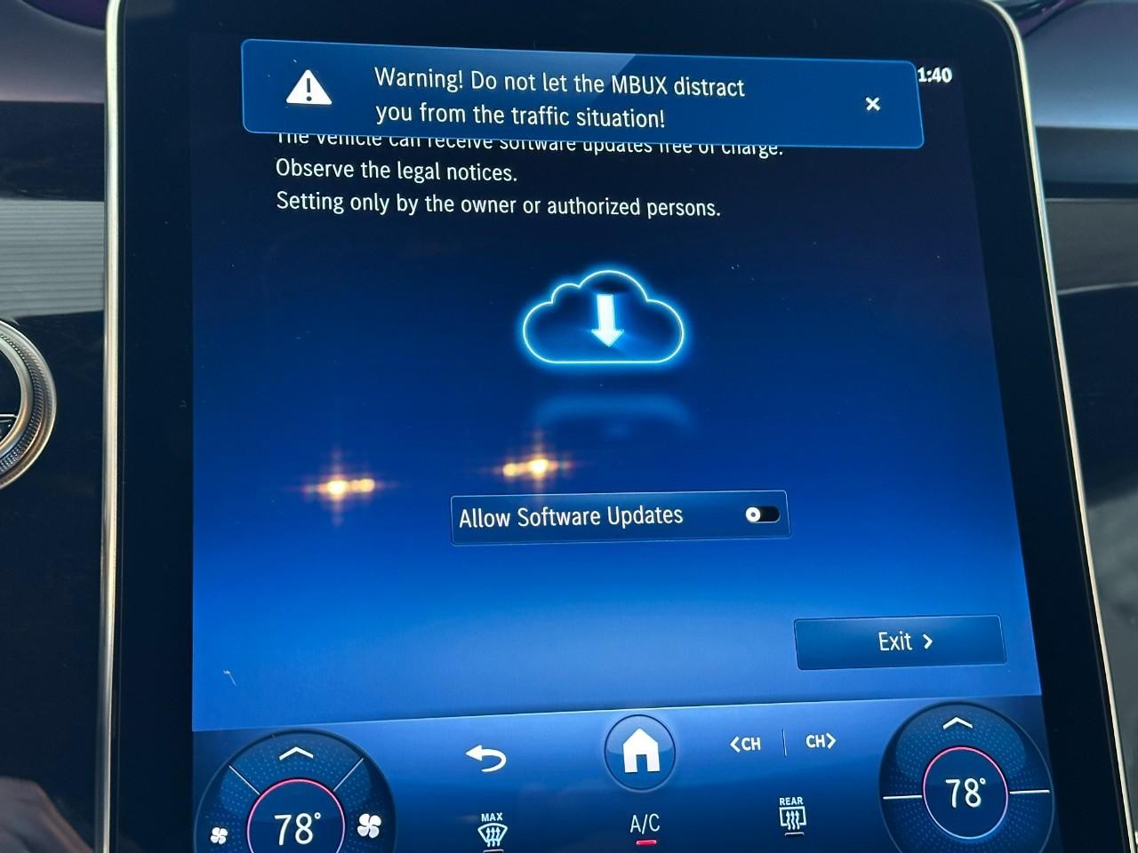 Mercedes-Benz GLC Vehicle Full-screen Gallery Image 21