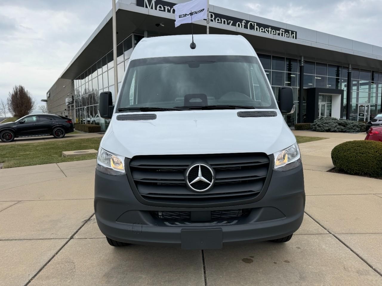 Mercedes-Benz Sprinter Cargo Van Vehicle Full-screen Gallery Image 9
