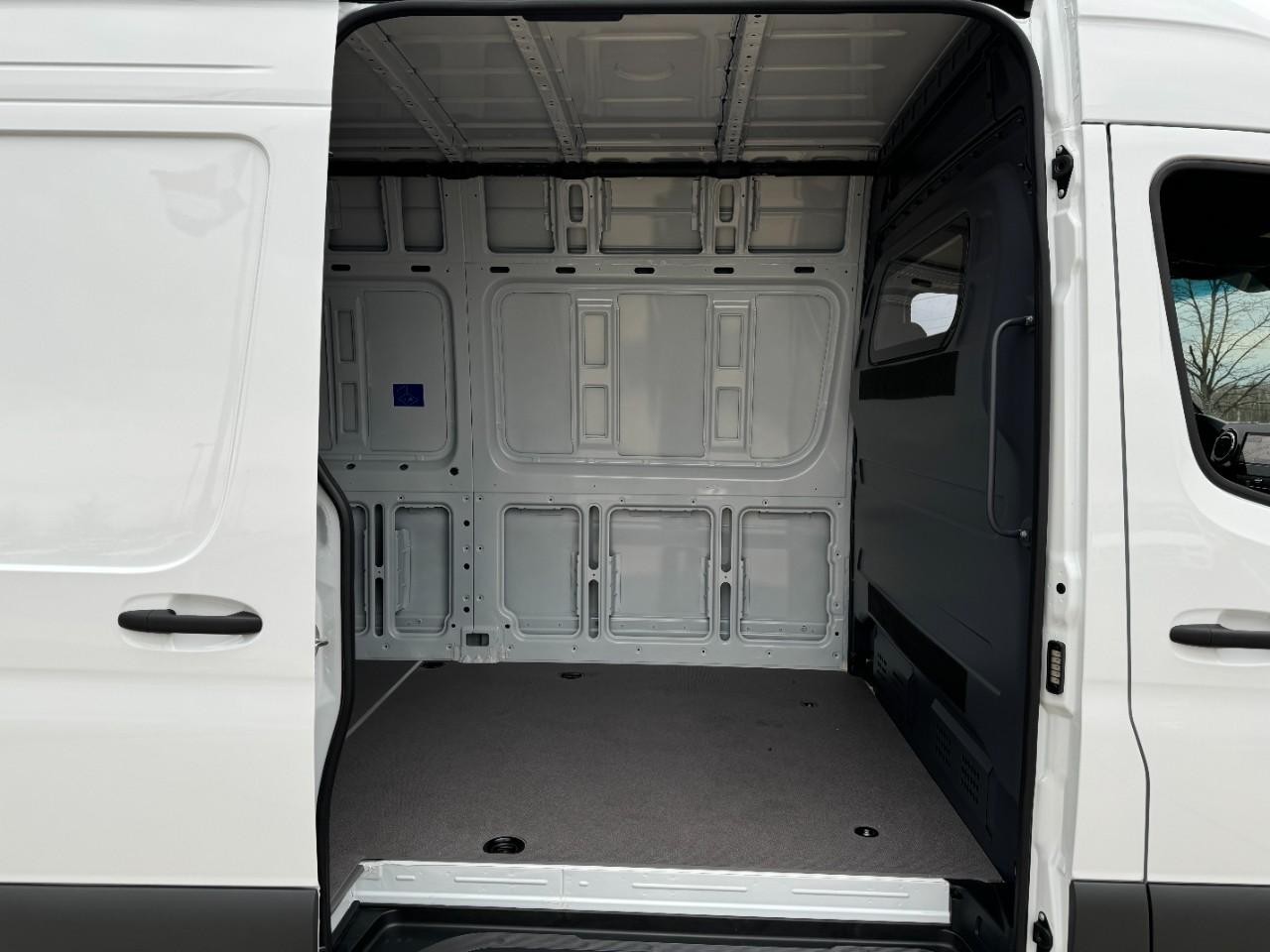 Mercedes-Benz Sprinter Cargo Van Vehicle Full-screen Gallery Image 14