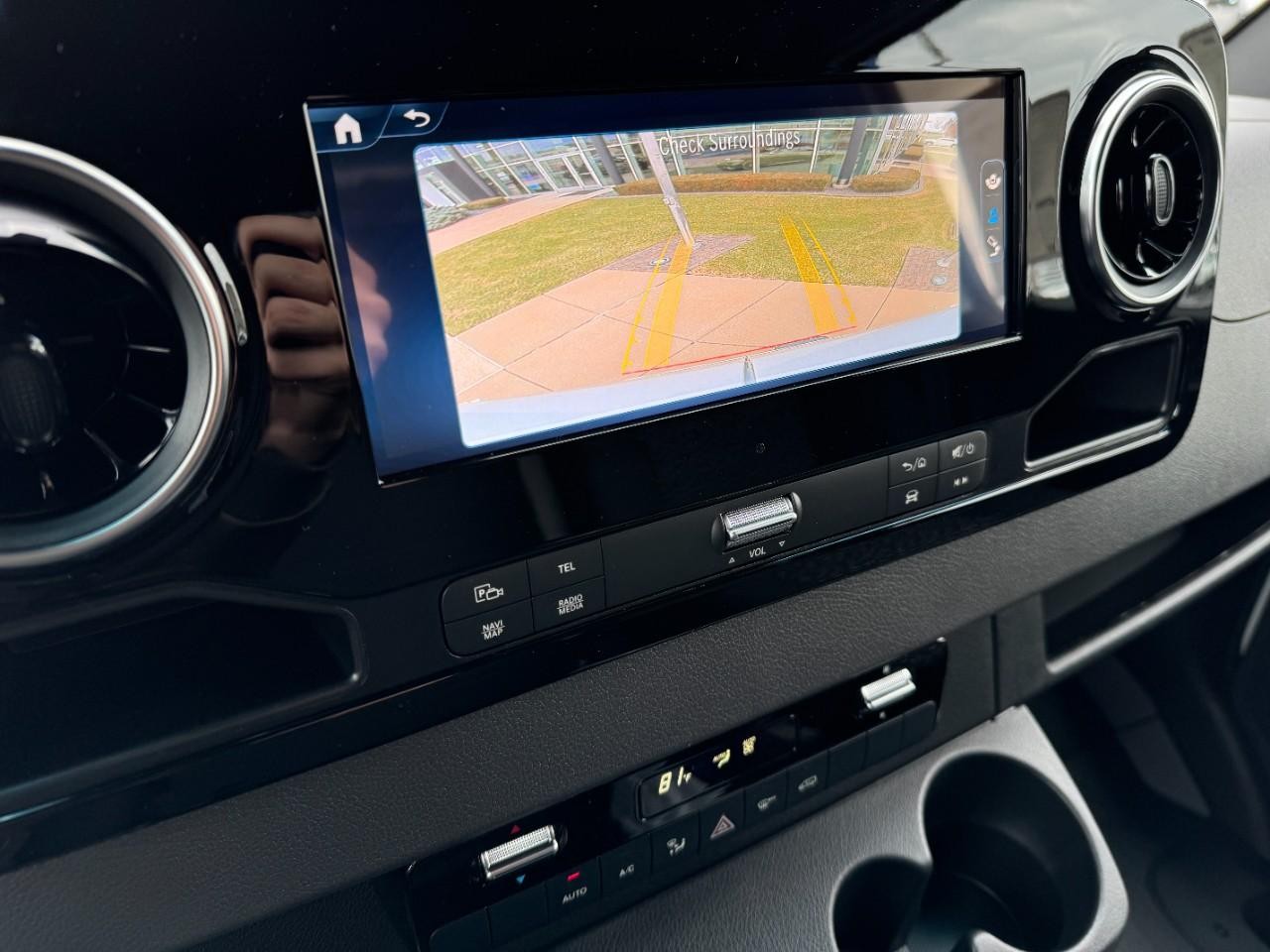 Mercedes-Benz Sprinter Cargo Van Vehicle Full-screen Gallery Image 28