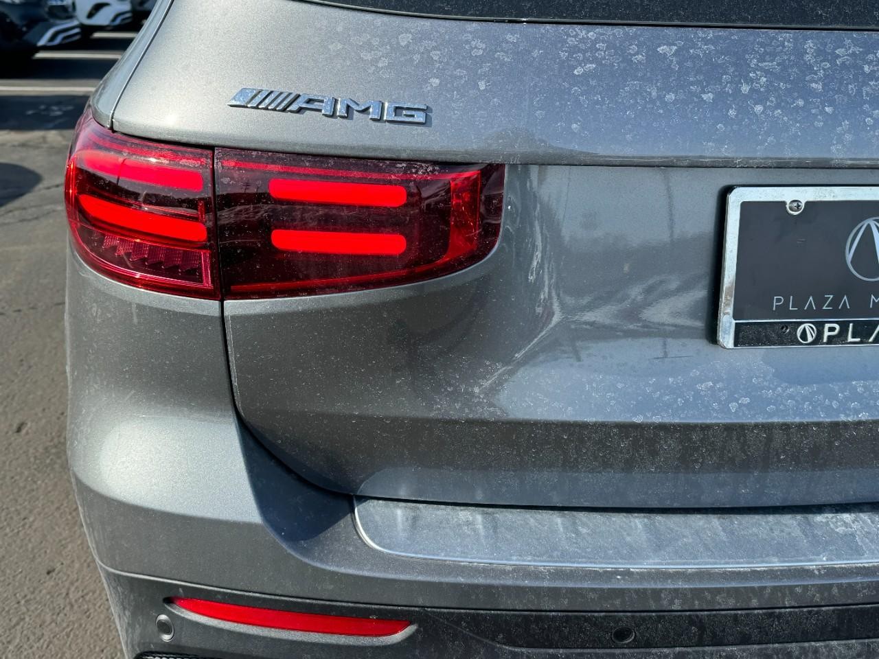 Mercedes-Benz GLB Vehicle Full-screen Gallery Image 15