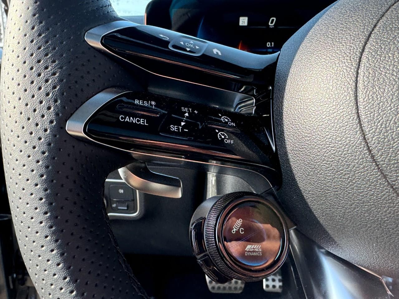 Mercedes-Benz GLB Vehicle Full-screen Gallery Image 28