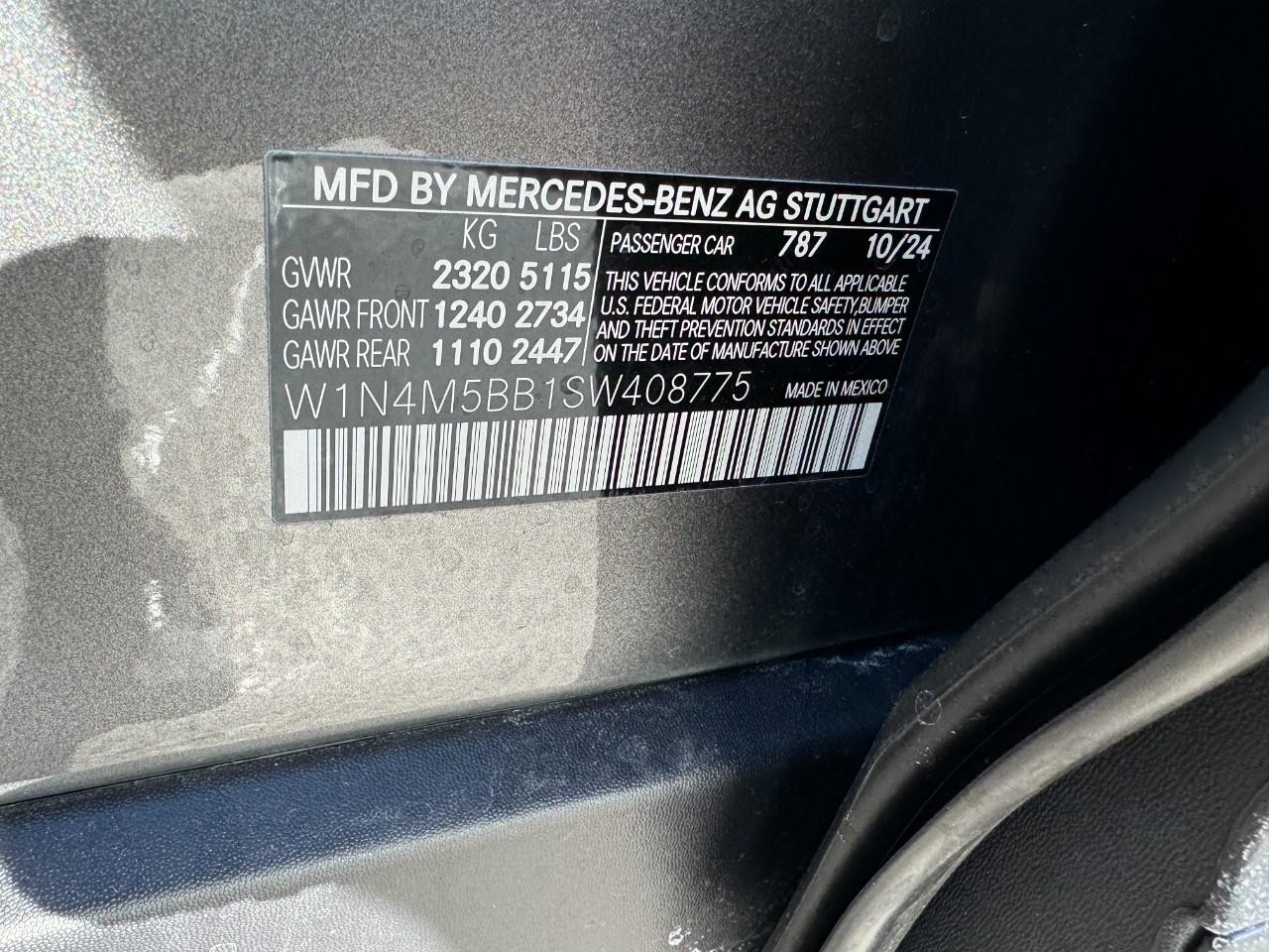 Mercedes-Benz GLB Vehicle Full-screen Gallery Image 33