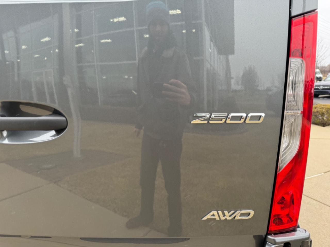 Mercedes-Benz Sprinter Cargo Van Vehicle Full-screen Gallery Image 11