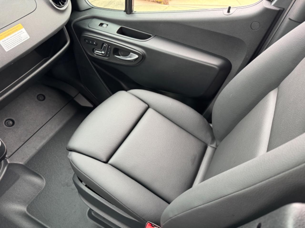 Mercedes-Benz Sprinter Cargo Van Vehicle Full-screen Gallery Image 20