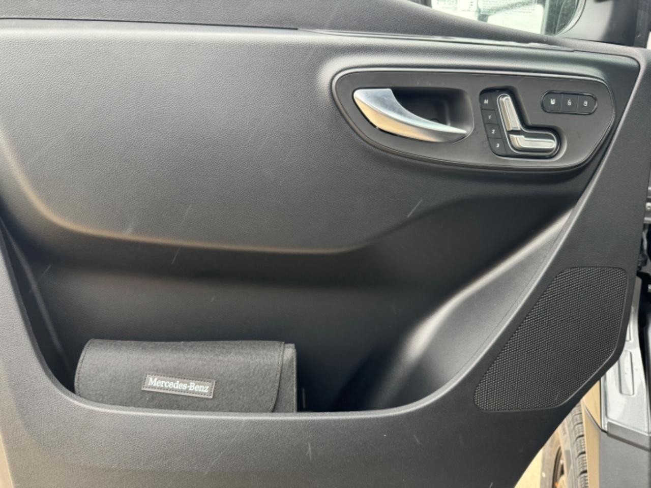 Mercedes-Benz Sprinter Cargo Van Vehicle Full-screen Gallery Image 23