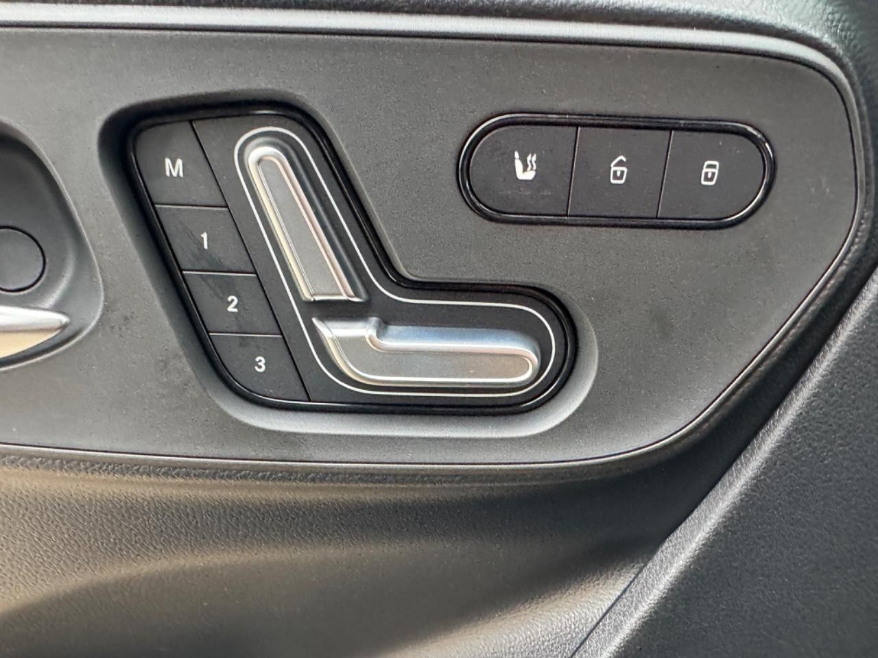 Mercedes-Benz Sprinter Cargo Van Vehicle Full-screen Gallery Image 25