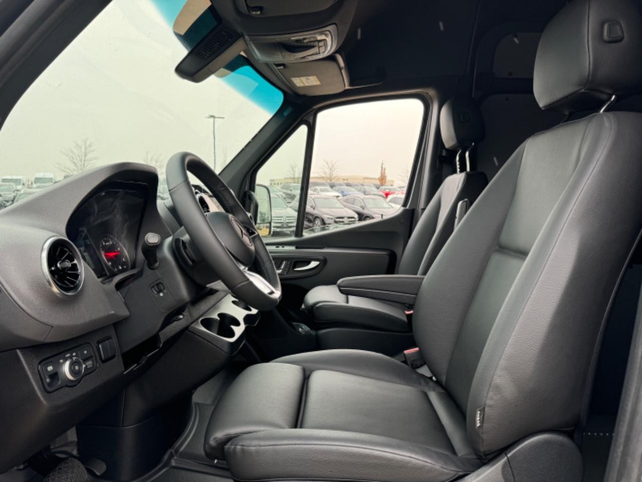 Mercedes-Benz Sprinter Cargo Van Vehicle Full-screen Gallery Image 26