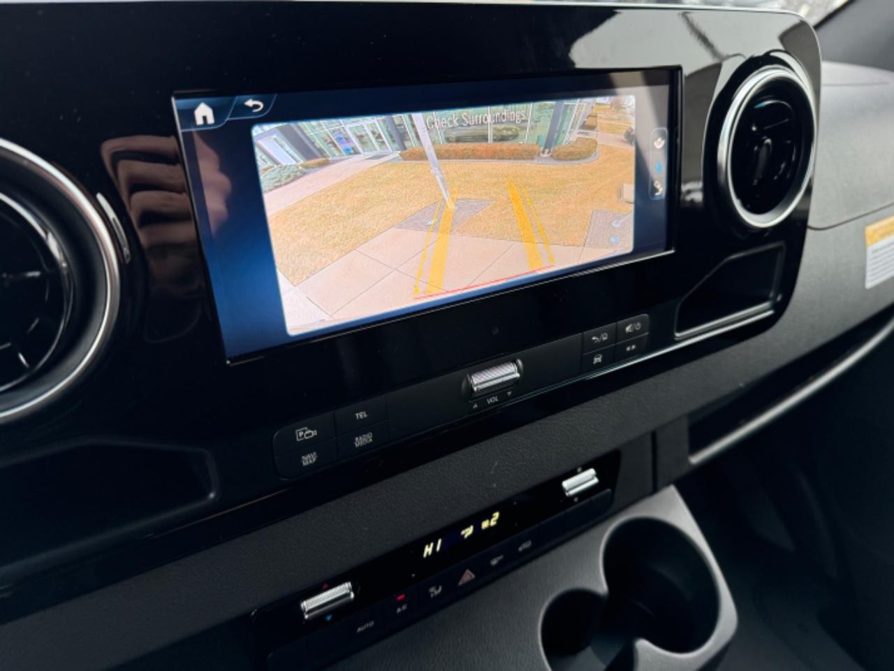 Mercedes-Benz Sprinter Cargo Van Vehicle Full-screen Gallery Image 32