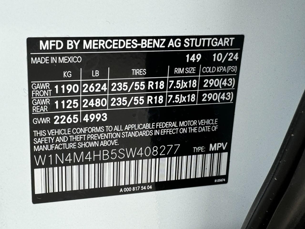 Mercedes-Benz GLB Vehicle Full-screen Gallery Image 32