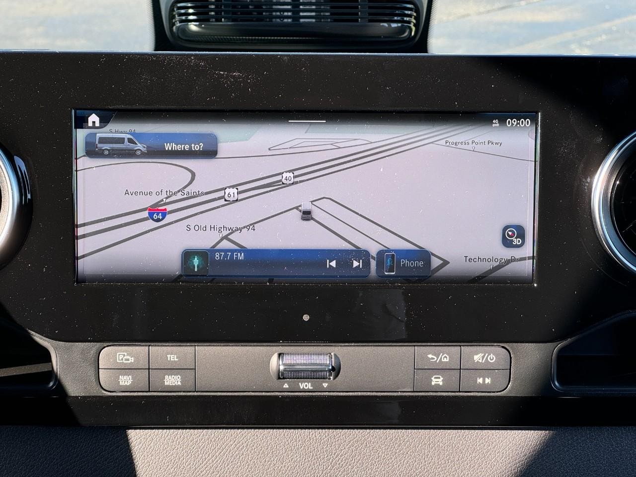 Mercedes-Benz Sprinter Cargo Van Vehicle Full-screen Gallery Image 8