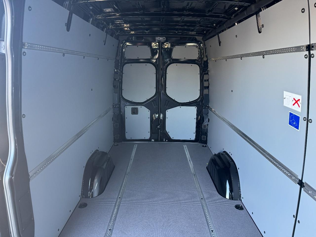 Mercedes-Benz Sprinter Cargo Van Vehicle Full-screen Gallery Image 19