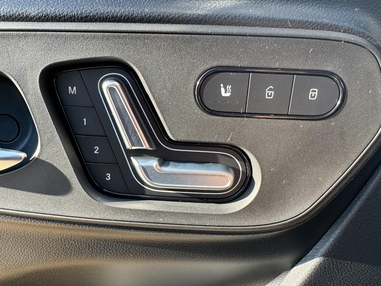 Mercedes-Benz Sprinter Cargo Van Vehicle Full-screen Gallery Image 25