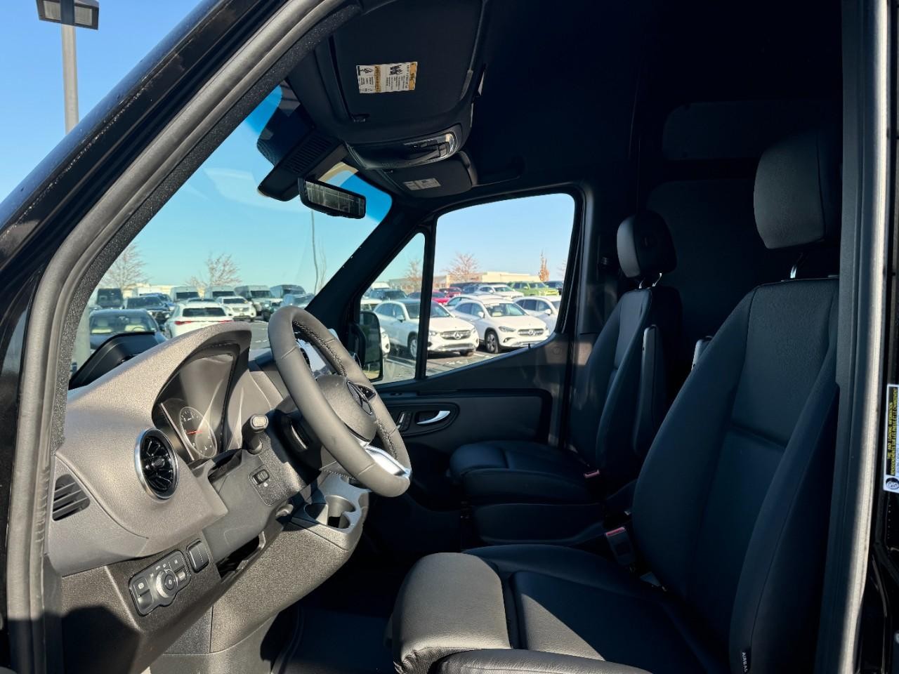 Mercedes-Benz Sprinter Cargo Van Vehicle Full-screen Gallery Image 26