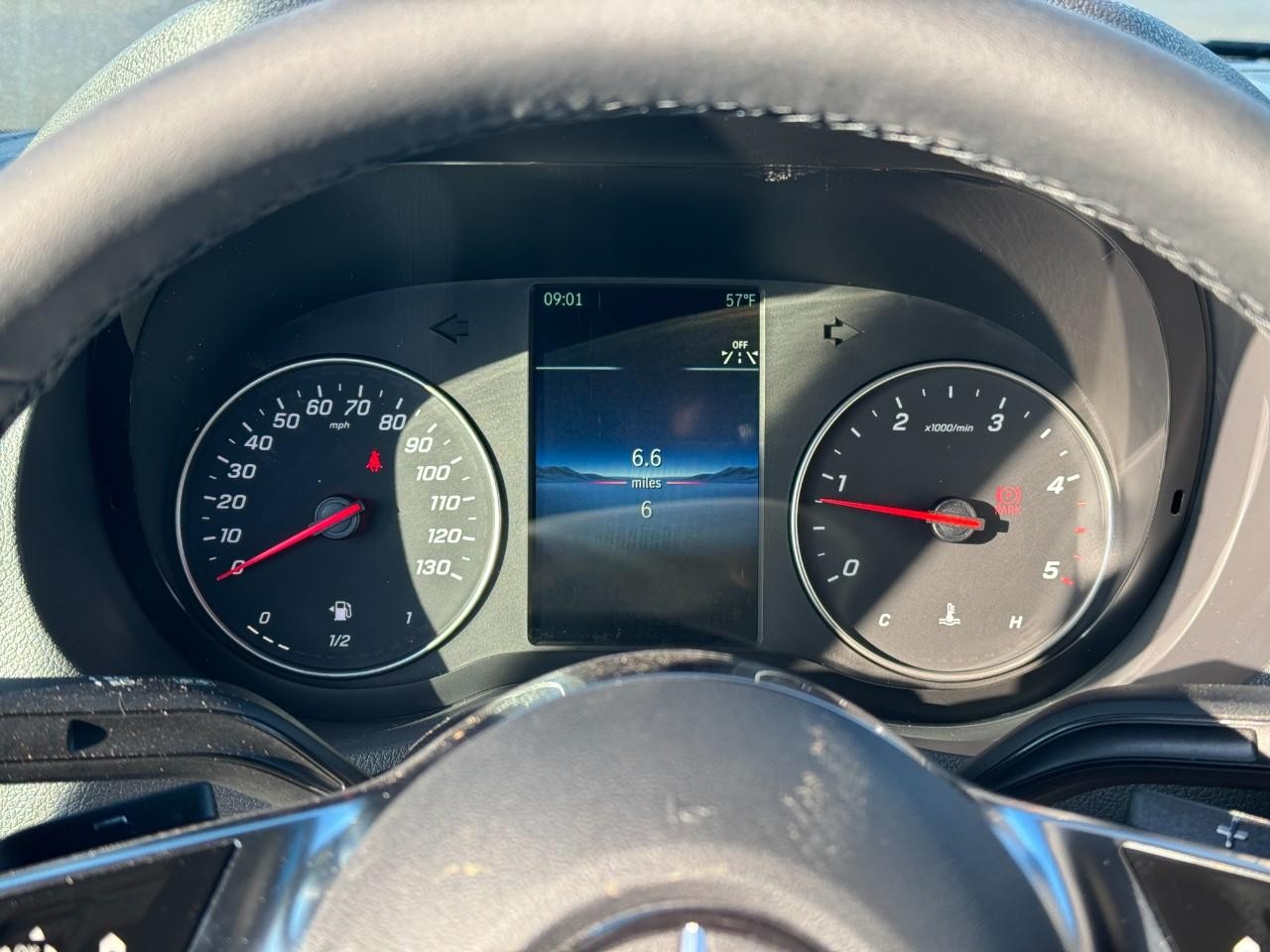 Mercedes-Benz Sprinter Cargo Van Vehicle Full-screen Gallery Image 31