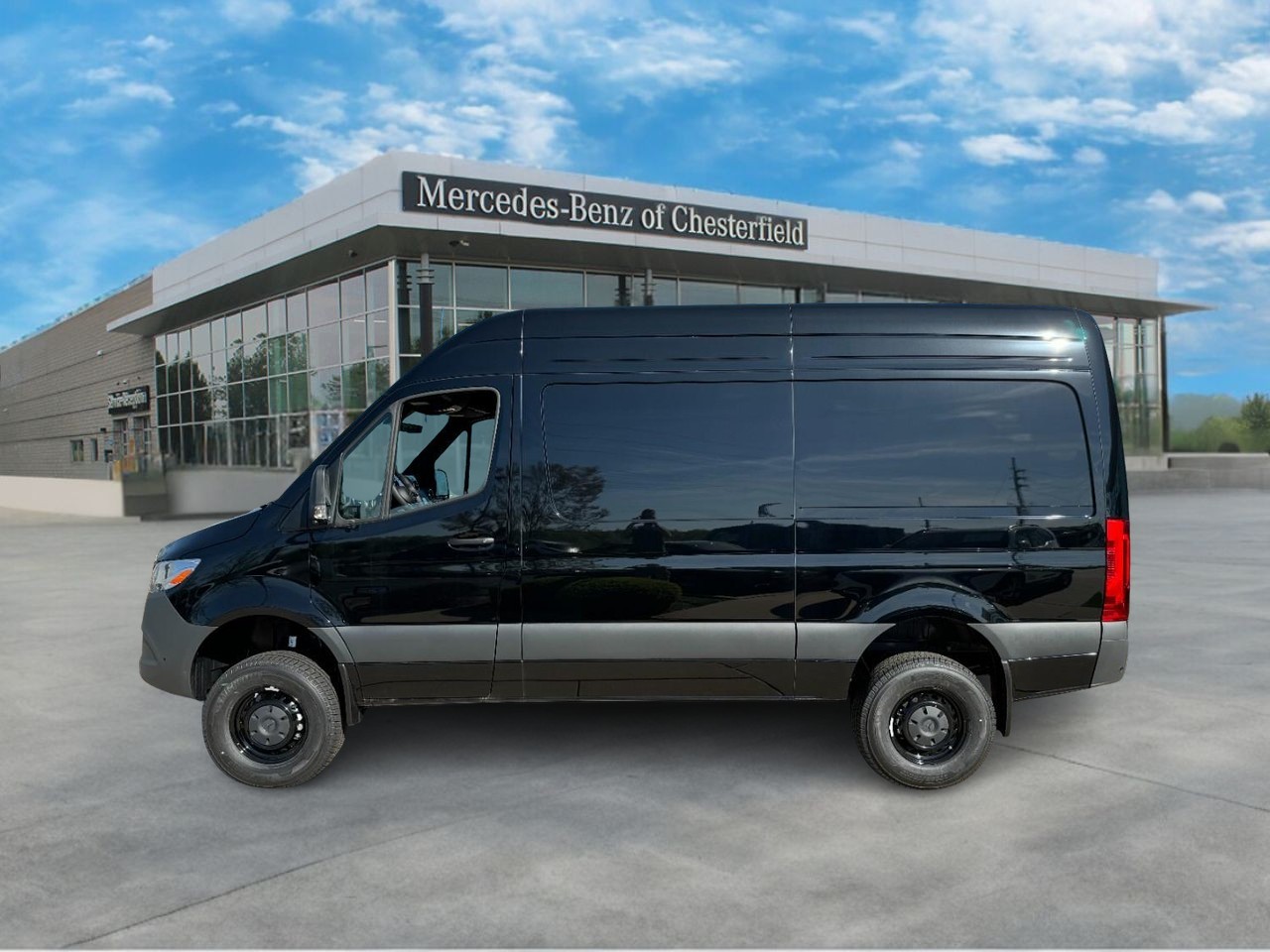 Mercedes-Benz Sprinter Van Vehicle Full-screen Gallery Image 2
