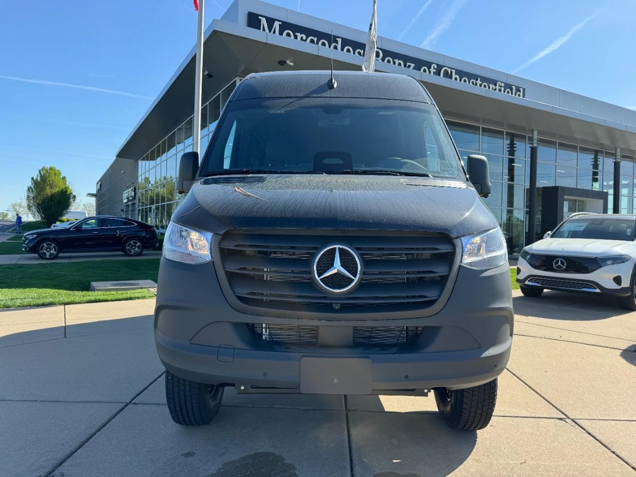 Mercedes-Benz Sprinter Van Vehicle Full-screen Gallery Image 9