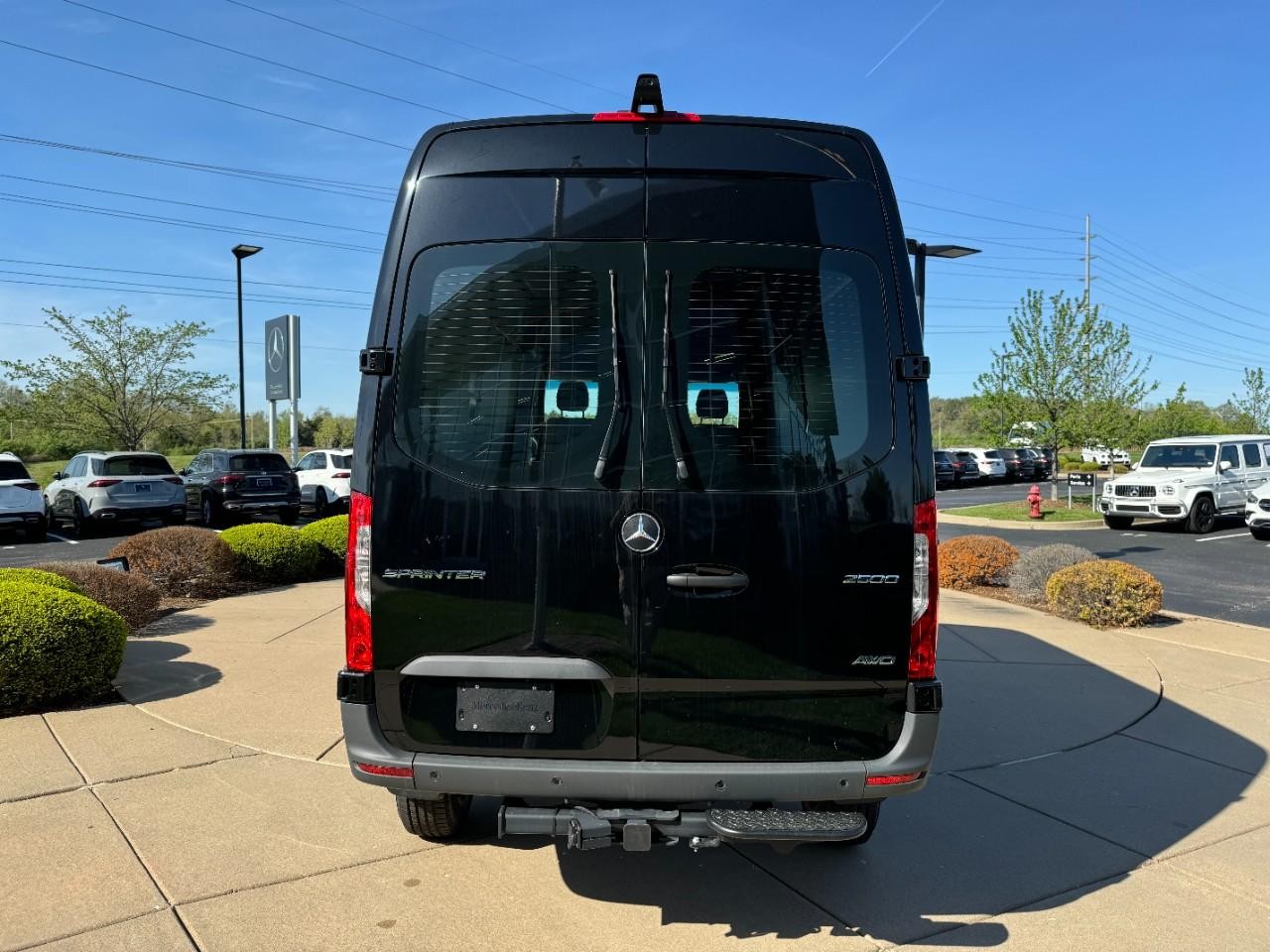 Mercedes-Benz Sprinter Van Vehicle Full-screen Gallery Image 12