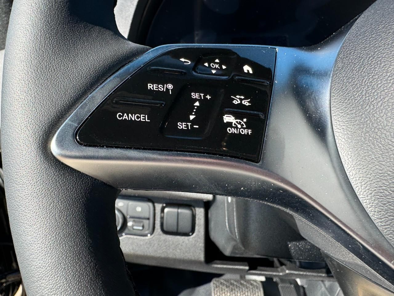 Mercedes-Benz Sprinter Van Vehicle Full-screen Gallery Image 29