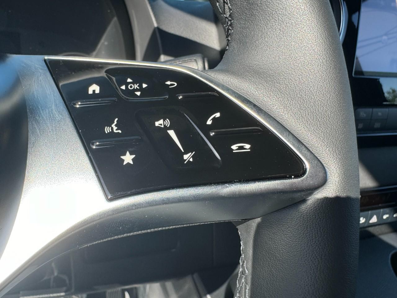 Mercedes-Benz Sprinter Van Vehicle Full-screen Gallery Image 30