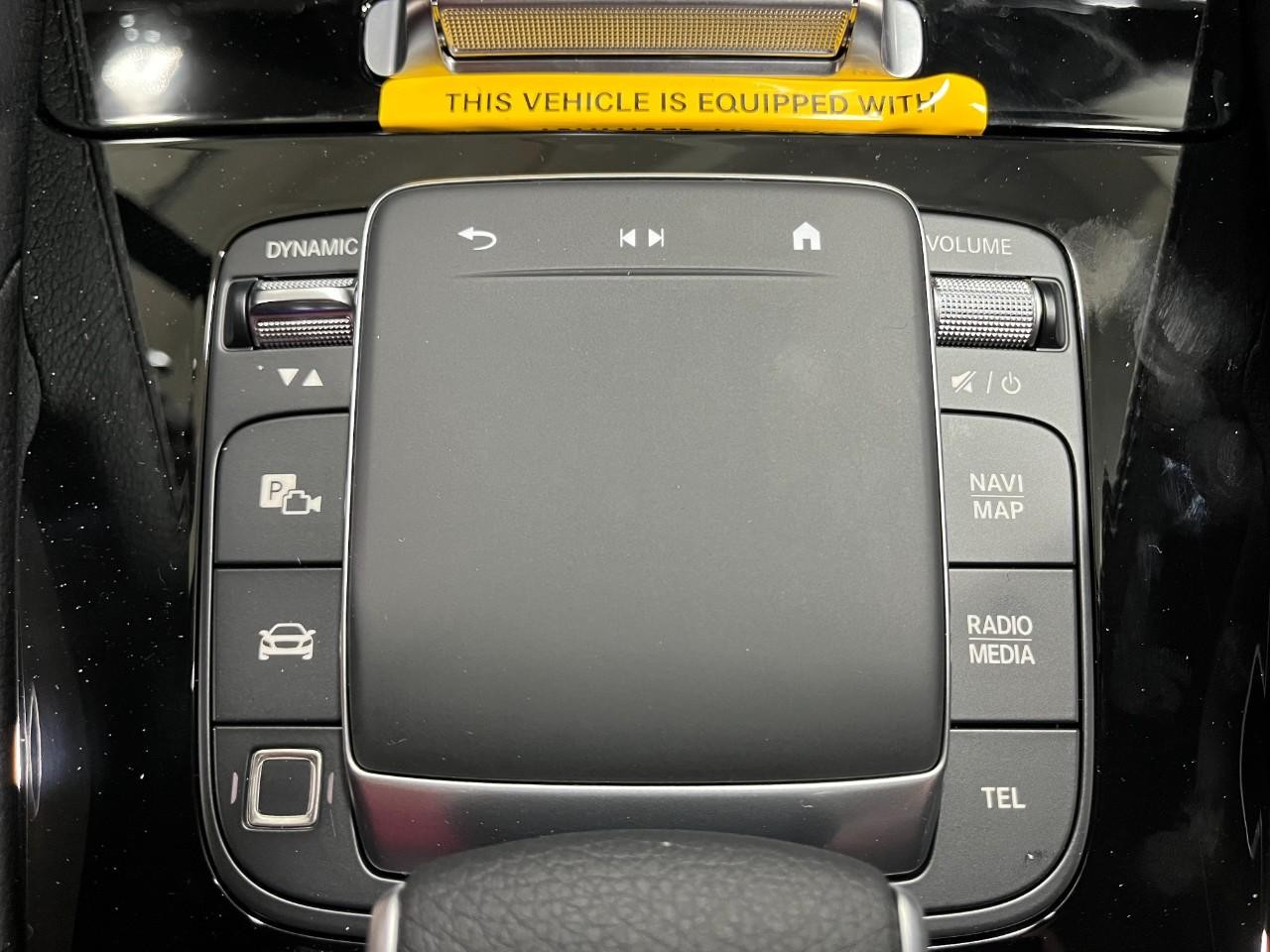 Mercedes-Benz GLE Vehicle Full-screen Gallery Image 30