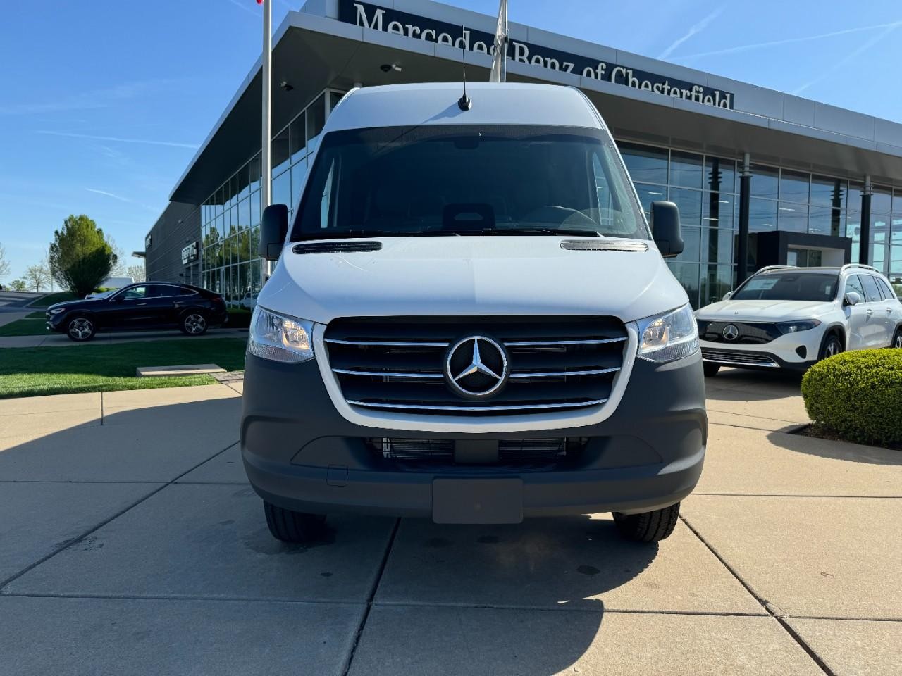 Mercedes-Benz Sprinter Cargo Van Vehicle Full-screen Gallery Image 9