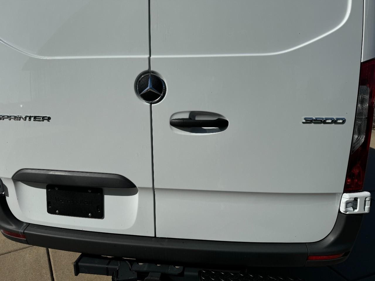 Mercedes-Benz Sprinter Cargo Van Vehicle Full-screen Gallery Image 11