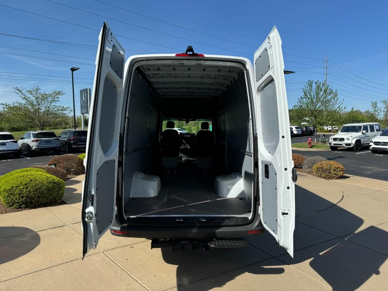 Mercedes-Benz Sprinter Cargo Van Vehicle Full-screen Gallery Image 13