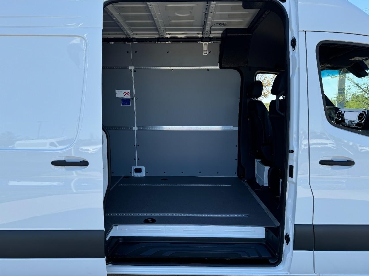 Mercedes-Benz Sprinter Cargo Van Vehicle Full-screen Gallery Image 14