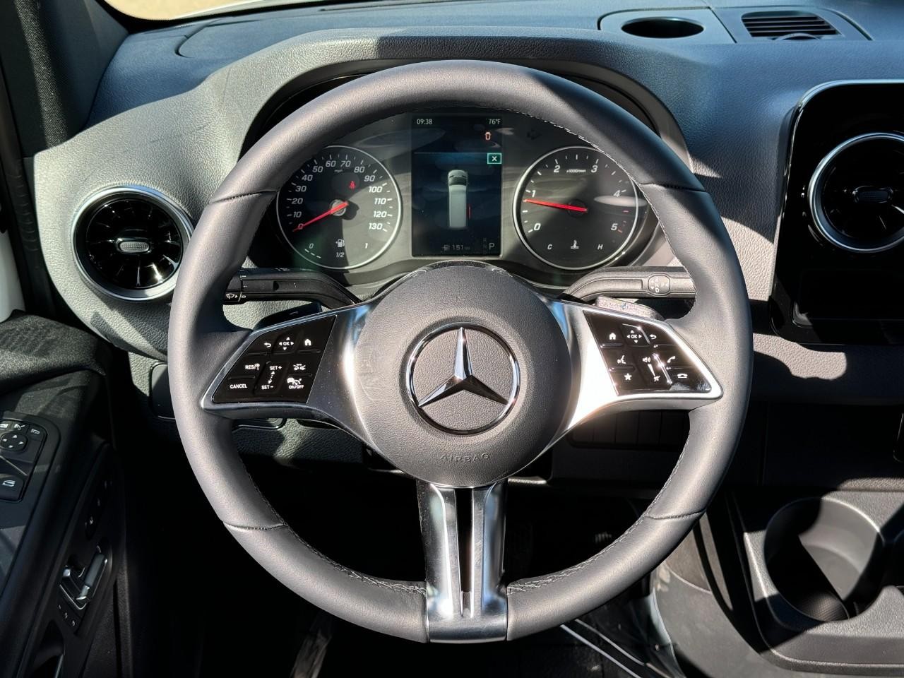 Mercedes-Benz Sprinter Cargo Van Vehicle Full-screen Gallery Image 17