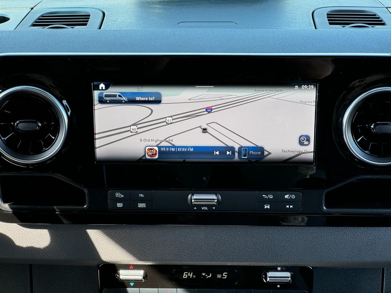 Mercedes-Benz Sprinter Cargo Van Vehicle Full-screen Gallery Image 18